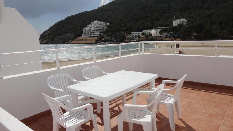 Imagen general del Apartamentos Cala Llonga. Foto 1