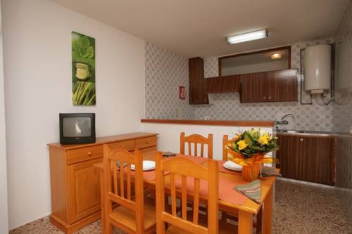 Imagen general del Apartamentos Cala Llonga. Foto 3