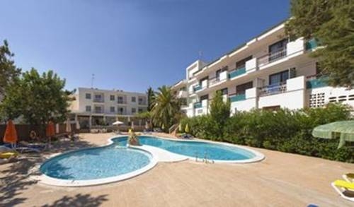 Imagen general del Apartamentos Cala Llonga Playa Ibiza. Foto 1