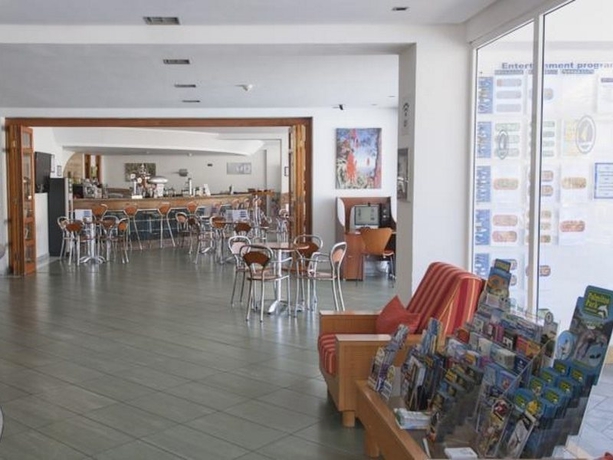 Imagen general del Apartamentos Cala Nova. Foto 5