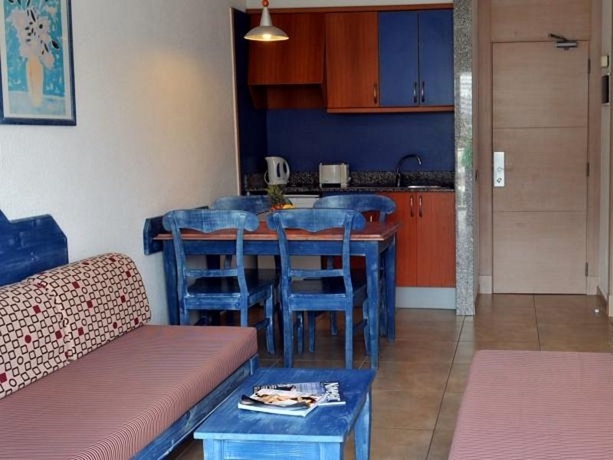 Imagen general del Apartamentos Cala Nova. Foto 6