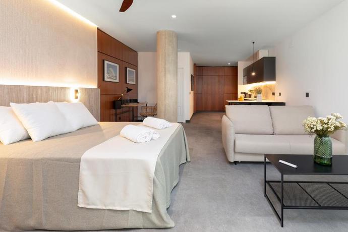 Imagen de la habitación del Apartamentos Calatrava by Alma Suites. Foto 2