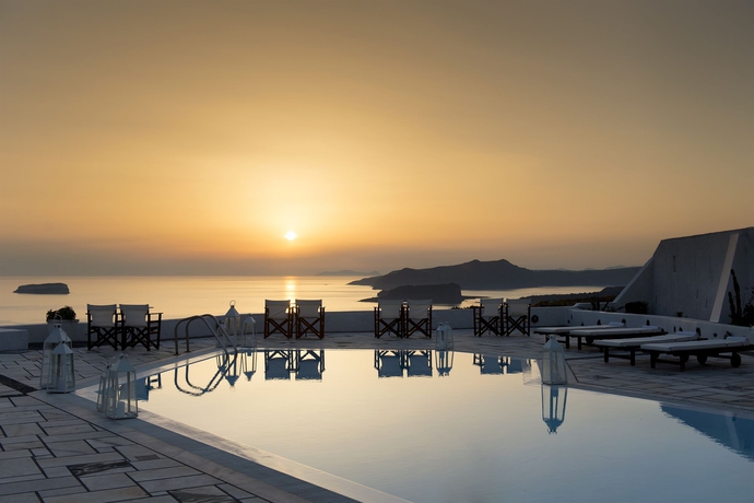 Imagen de la piscina del Apartamentos Caldera's Dolphin Suites. Foto 15