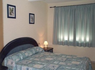 Imagen de la habitación del Apartamentos Caleta. Foto 2