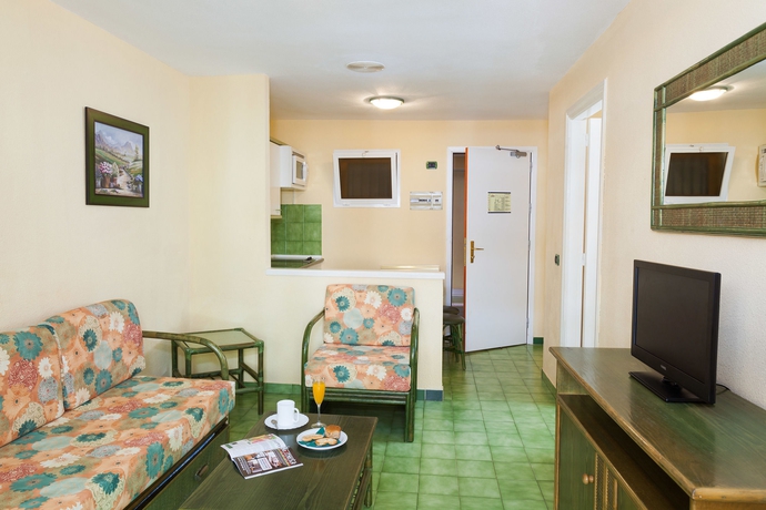 Imagen de los interiores del Apartamentos Caleta Garden. Foto 12