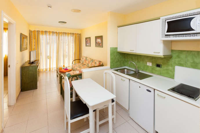 Imagen de la habitación del Apartamentos Caleta Garden. Foto 6