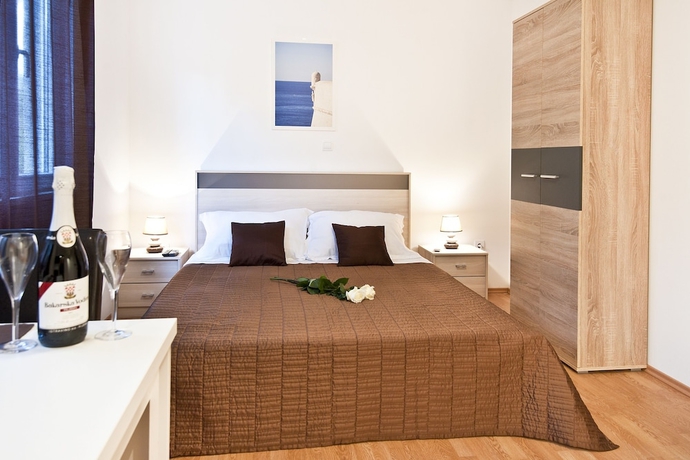 Imagen de la habitación del Apartamentos California, Dubrovnik. Foto 8