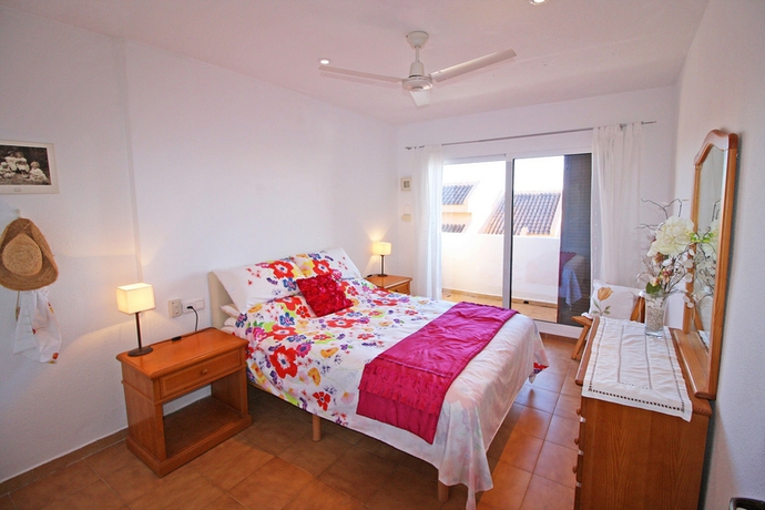 Imagen general del Apartamentos Calpe Puerto Blanco 3000. Foto 2