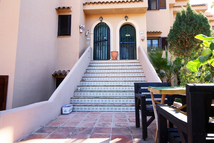 Imagen general del Apartamentos Calpe Puerto Blanco 3000. Foto 9