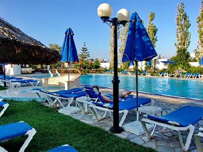 Imagen de la piscina del Apartamentos Camelot Royal Apts. Foto 9