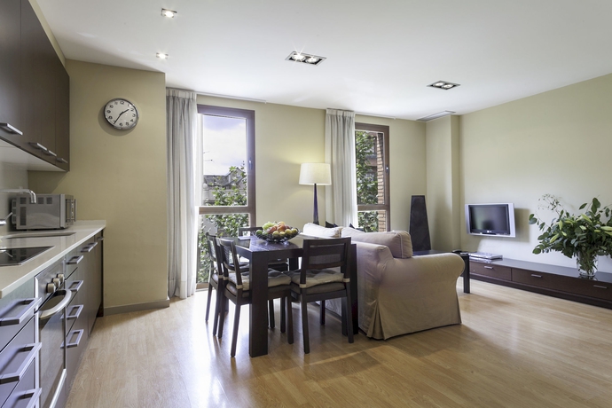 Imagen de los interiores del Apartamentos Camp Nou. Foto 16