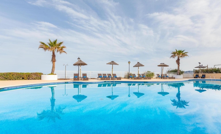 Imagen de la piscina del Apartamentos Can Salia. Foto 12