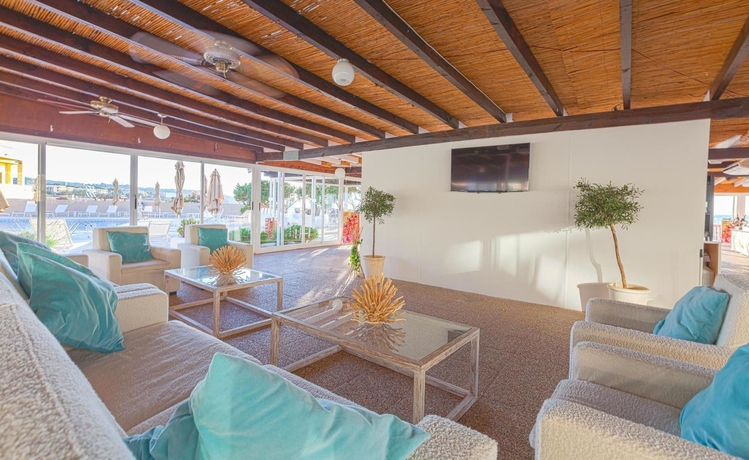 Imagen de los interiores del Apartamentos Can Salia. Foto 10