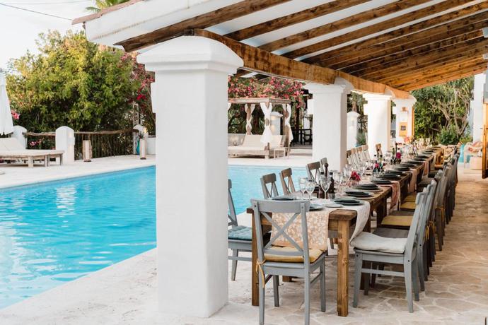 Imagen de la piscina del Apartamentos Can Vistabella Boutique Resort. Foto 5