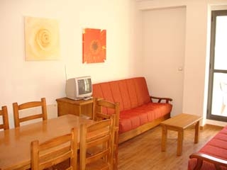 Imagen general del Apartamentos Candanchu: Riglos-Edificios Varios. Foto 3