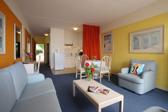 Imagen de los interiores del Apartamentos Caniço Bay Club. Foto 6