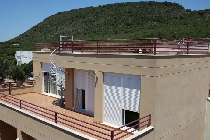 Imagen de los exteriores del Apartamentos Caños De Meca. Foto 8