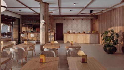 Imagen del bar/restaurante del Apartamentos Caramelo Marina Cala'n Bosch (Adults Only). Foto 2