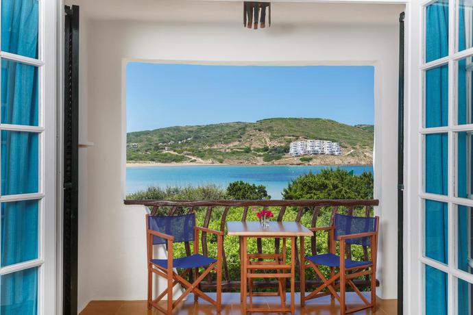 Imagen de los exteriores del Apartamentos Carema Garden Village By MENORCARENTALS. Foto 8