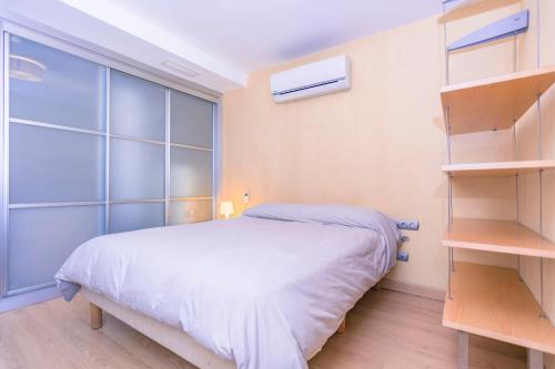 Imagen de la habitación del Apartamentos Carihuela Beach. Foto 7