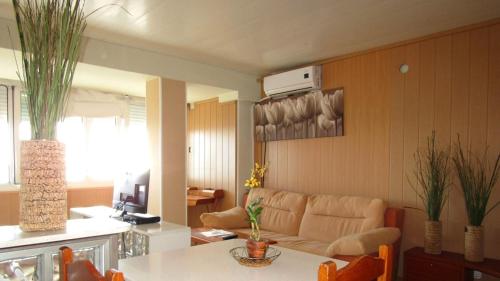 Imagen de la habitación del Apartamentos Carihuela Beach. Foto 8