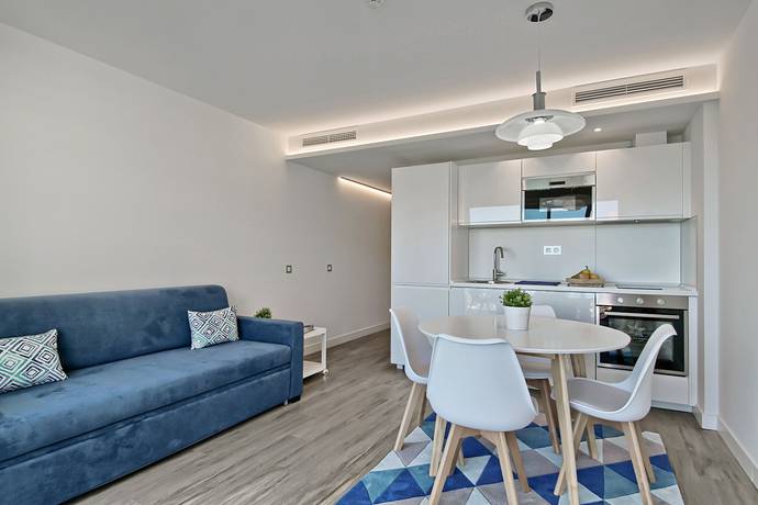 Imagen de la habitación del Apartamentos Carihuela Suites. Foto 4