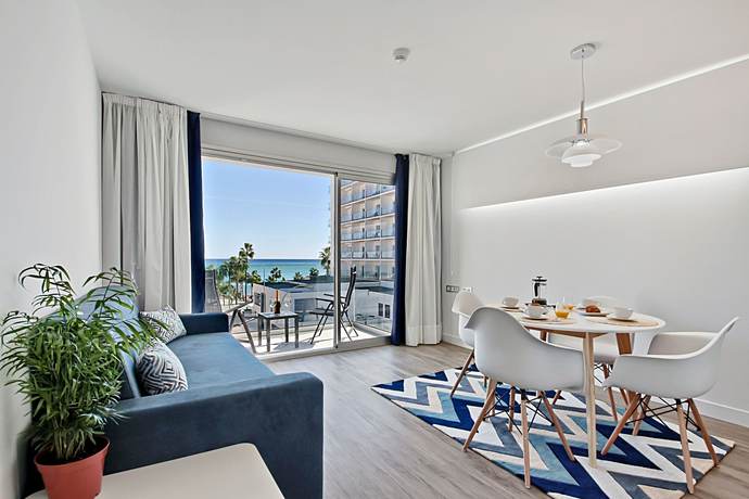 Imagen de la habitación del Apartamentos Carihuela Suites. Foto 7