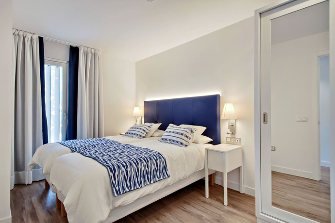 Imagen de la habitación del Apartamentos Carihuela Suites. Foto 17