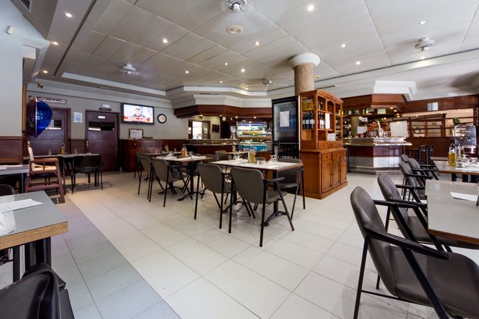 Imagen del bar/restaurante del Apartamentos Carlos V, Alcudia. Foto 8