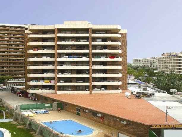 Imagen general del Apartamentos Carlos V, Benidorm - Playa Levante. Foto 2