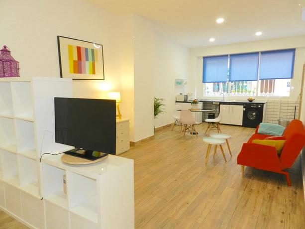 Imagen de los interiores del Apartamentos Carolina, Torremolinos. Foto 6