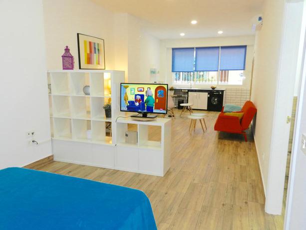 Imagen de los interiores del Apartamentos Carolina, Torremolinos. Foto 8