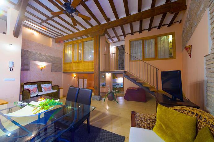 Imagen de los interiores del Apartamentos Casa De La Mezquita. Foto 4