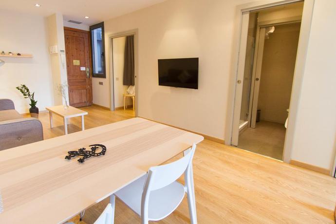 Imagen de los interiores del Apartamentos Casa Felipa Plaza España. Foto 5