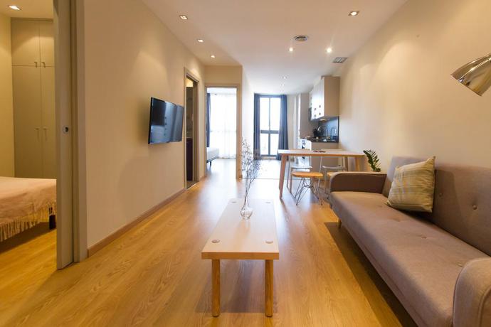Imagen de los interiores del Apartamentos Casa Felipa Plaza España. Foto 6
