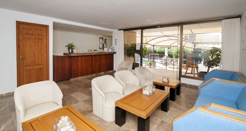 Imagen de los interiores del Apartamentos Casa Luis. Foto 8