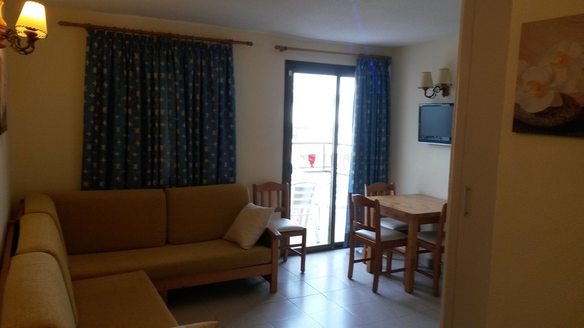 Imagen de los interiores del Apartamentos Casa Luis. Foto 9