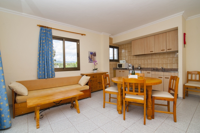 Imagen de los interiores del Apartamentos Casa Luis. Foto 11