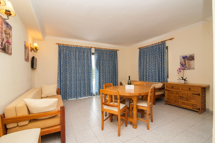 Imagen de los interiores del Apartamentos Casa Luis. Foto 12