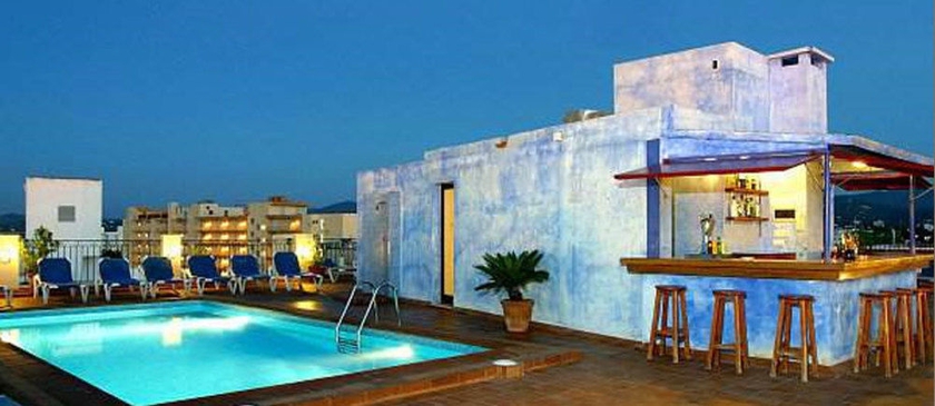 Imagen de la piscina del Apartamentos Casa Maria. Foto 9