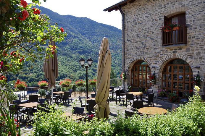 Imagen de los exteriores del Apartamentos Casa Montse. Foto 5