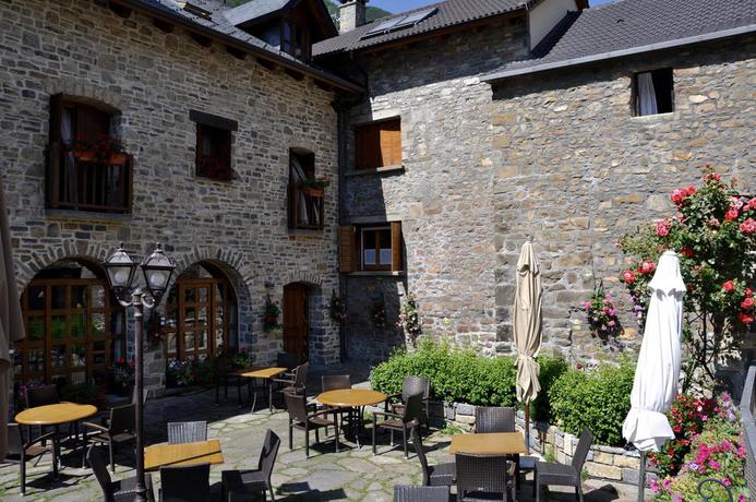 Imagen de los exteriores del Apartamentos Casa Montse. Foto 7