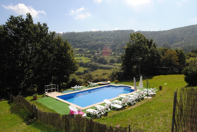 Imagen de la piscina del Apartamentos Casa rural O Bergando. Foto 19