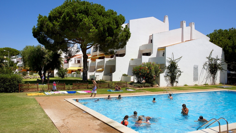 Imagen de la piscina del Apartamentos Casal Das Alfarrobeiras. Foto 11