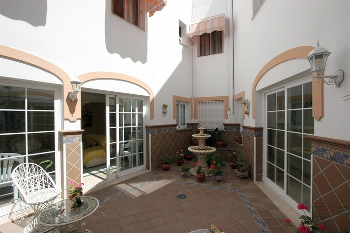 Imagen general del Apartamentos Casanova, Nerja. Foto 4