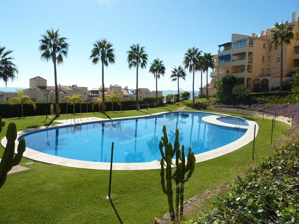 Imagen de la piscina del Apartamentos Casinomar. Foto 9