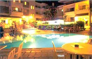 Imagen de la piscina del Apartamentos Cassandra, Faliraki. Foto 2