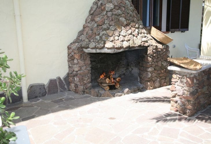 Imagen de los exteriores del Apartamentos Castelsardo. Foto 19