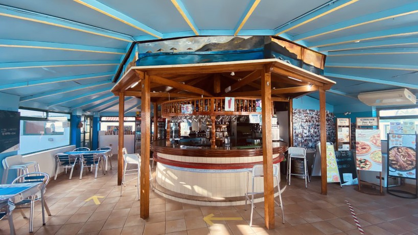 Imagen del bar/restaurante del Apartamentos Casthotels Fuertesol Bungalows. Foto 2