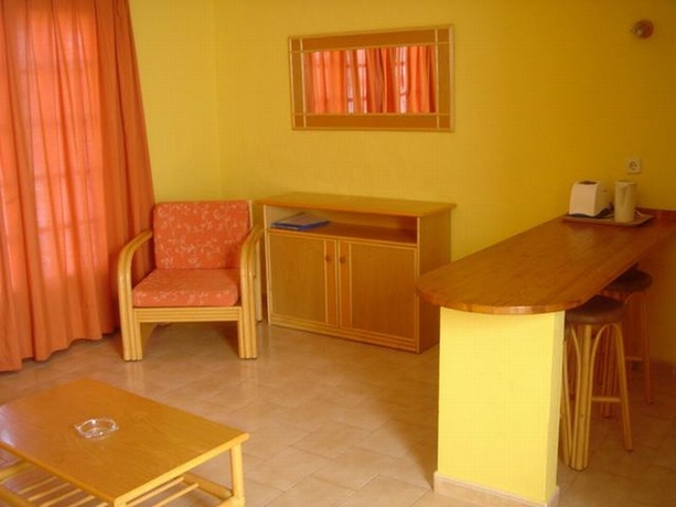 Imagen general del Apartamentos Castillo Beach Puerto. Foto 2